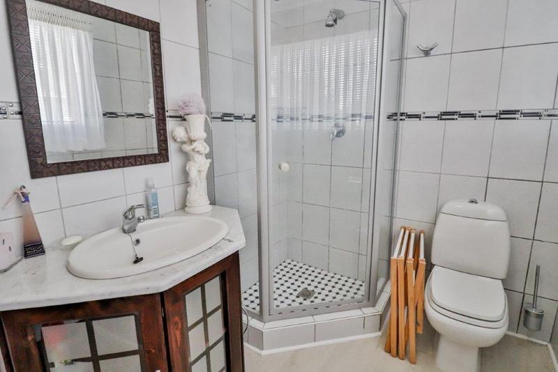 4 Bedroom Property for Sale in Stilbaai Wes Western Cape